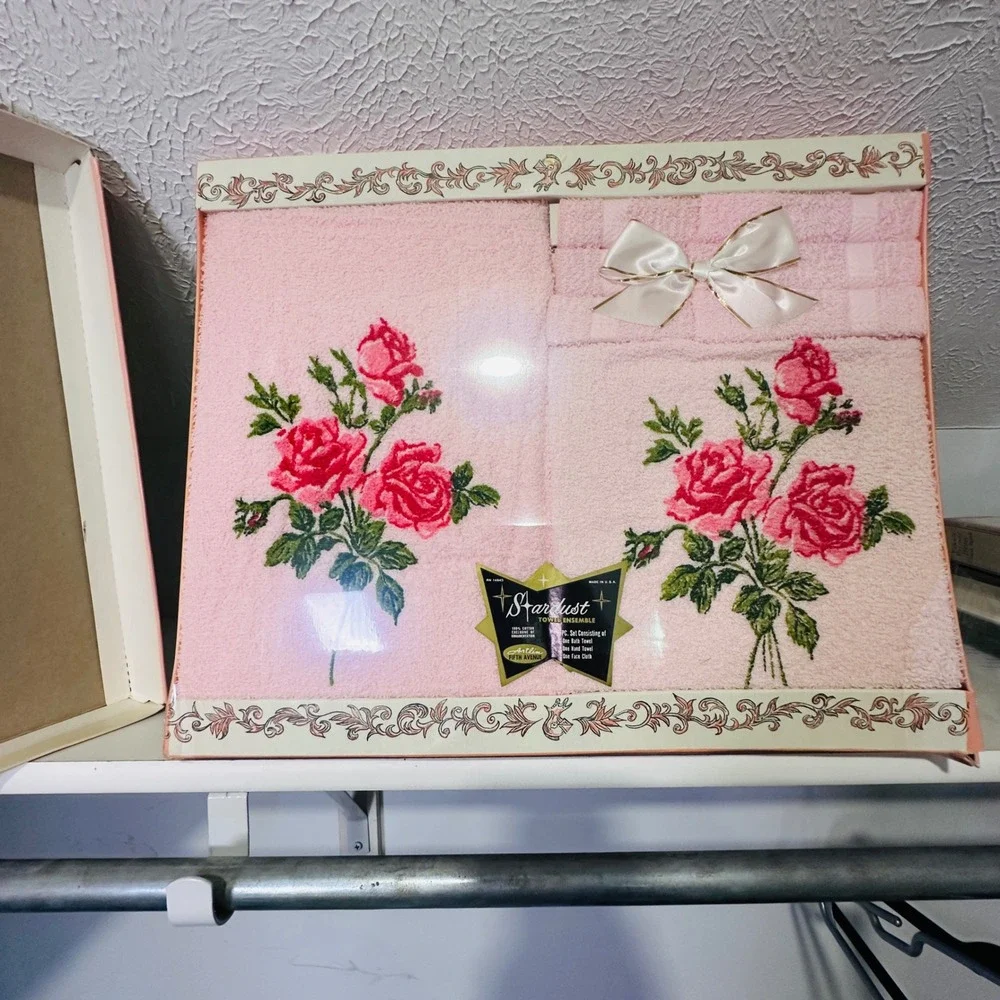 Vintage Artlin Fifth Avenue Stardust 3pc Pink Rose Towel Set New in‎ Box USA